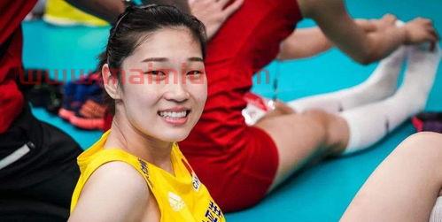 中国女排队员王梦洁脚受伤（女排王梦洁和助教）