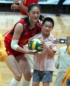 中国女排和日本孩子合影（中国女排跟日本）