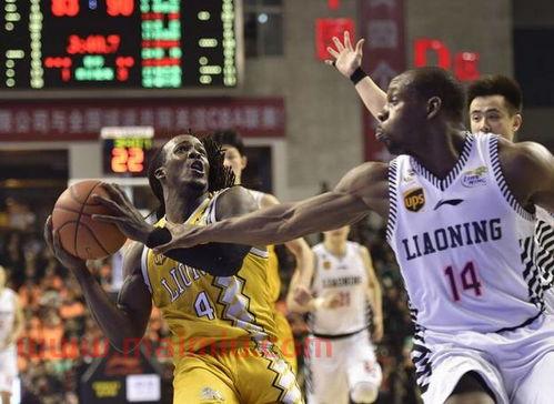 辽宁男篮与上海季后赛比分（辽宁跟上海男篮的比赛）