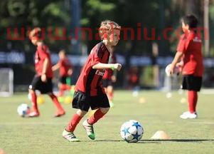 意大利足球队运动品牌(意大利著名足球俱乐部) 意大利足球队运动品牌(意大利著名足球俱乐部)