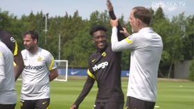 英超赛季最佳防守球员（英超赛季最佳阵容）