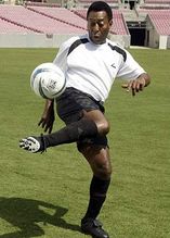 足球球员职业生涯总进球数(足球运动员生涯进球数排名)