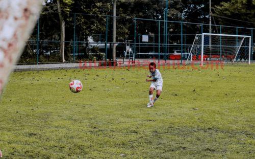 下雨天足球比赛进球数(足球赛下雨好进球吗)