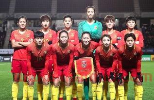 中国女足球国家队羽绒服(中国女足运动服)